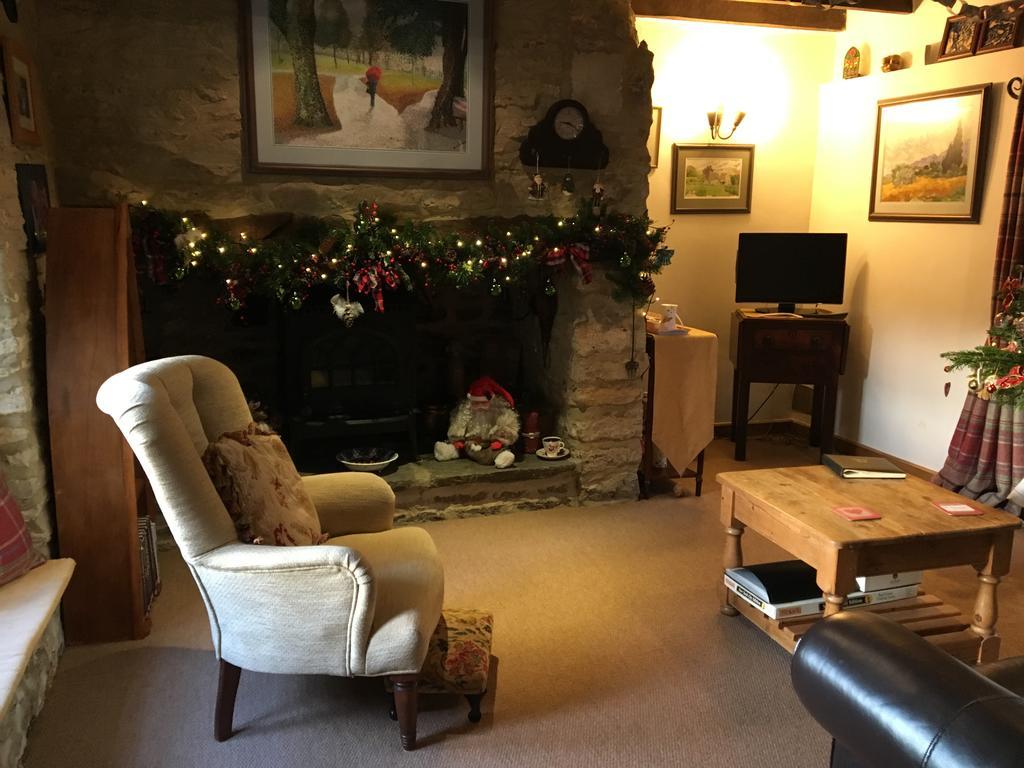 Thatch Cottageレイコック エクステリア 写真
